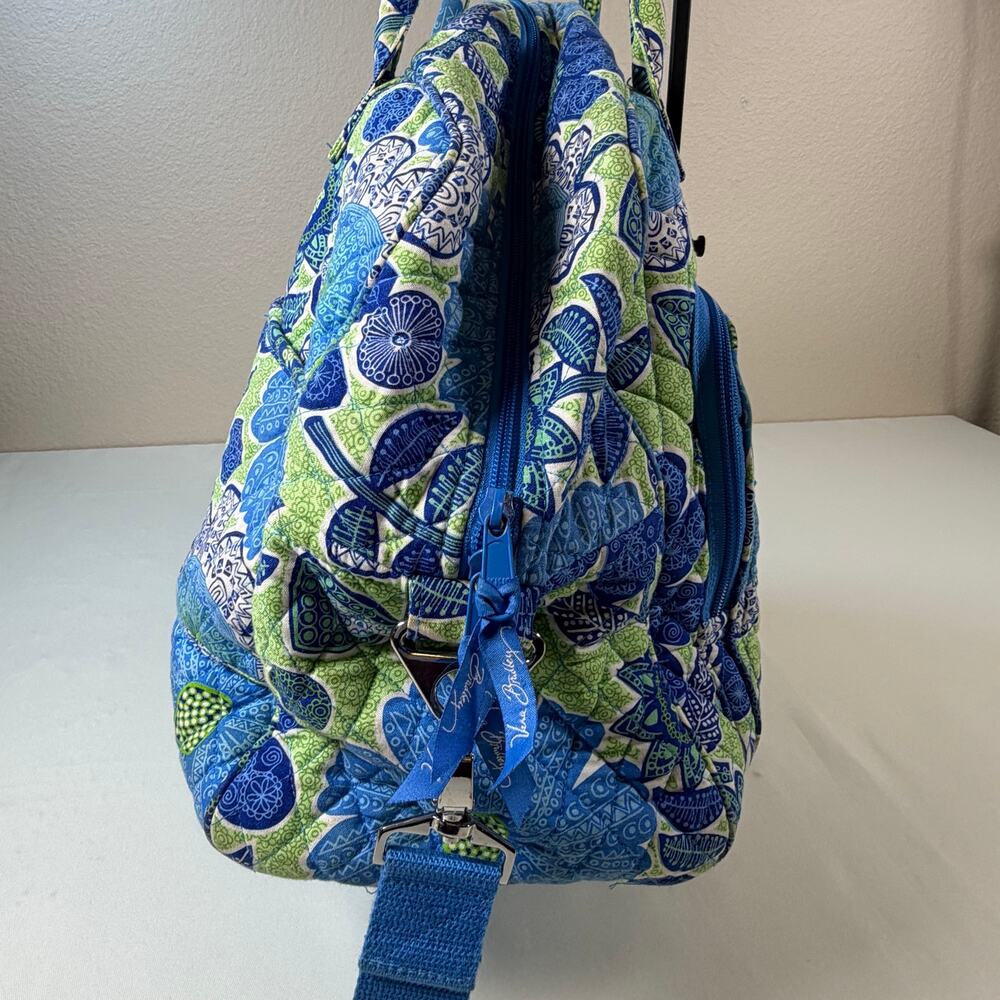 Vera Bradley Iconic Grand Weekender Travel Bag Doodle Daisy quilted pattern EUC - Picture 8 of 12
